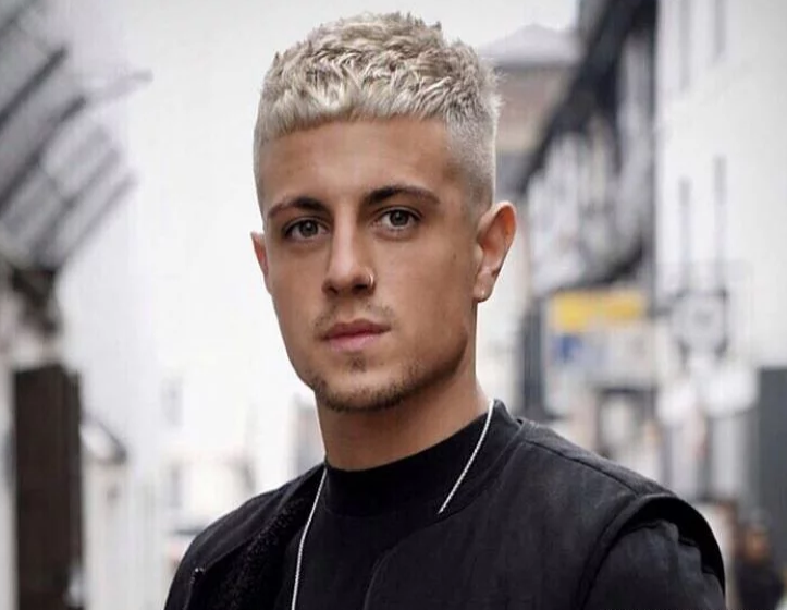 cabelo branco masculino curto